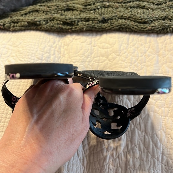 Tory Burch Miller Black Stamped Floral 9.5 EUC - Picture 5 of 6